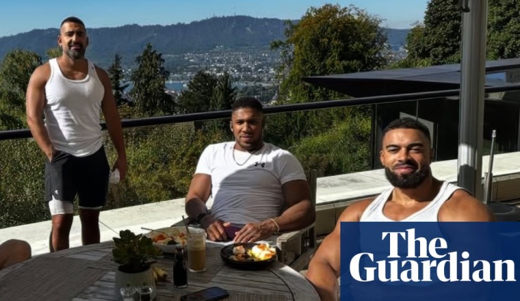 Anthony Joshua’s camp confirm two of his close friends died in Nigeria car crash