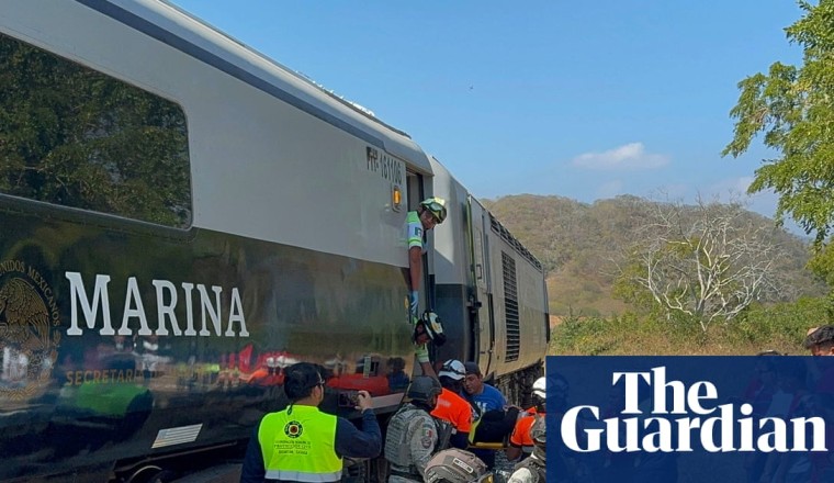 At least 13 people killed and 98 injured in train derailment in Mexico