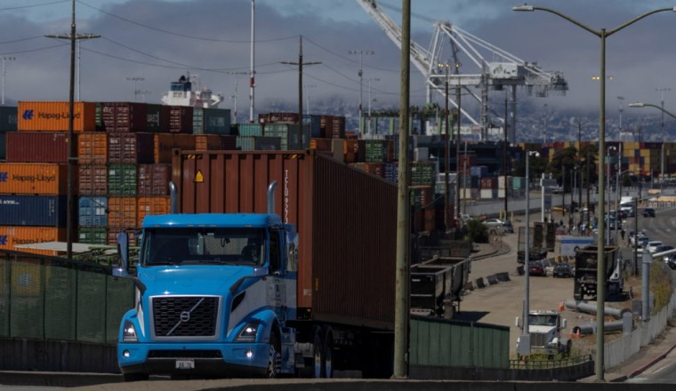 California delays revoking 17,000 commercial driver's licenses after immigrant truckers sue