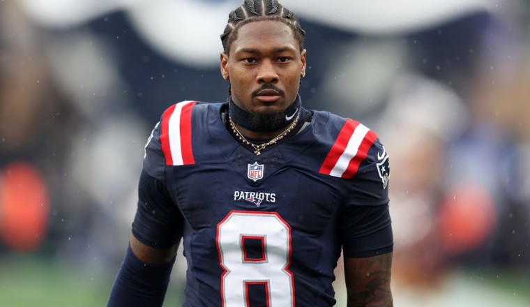 Patriots coach backs Stefon Diggs amid criminal charges ahead of season finale
