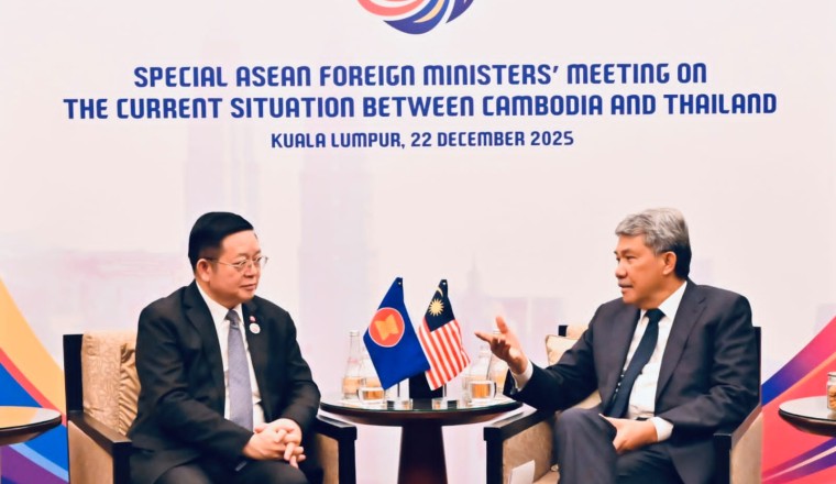 Secretary-General of ASEAN Meets with the Minister of Foreign Affairs of Malaysia