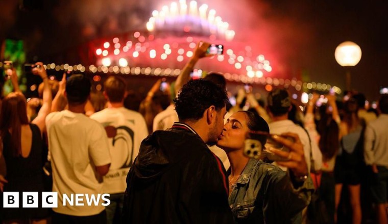 Sydney sends message of peace for New Year's after Bondi terror attack