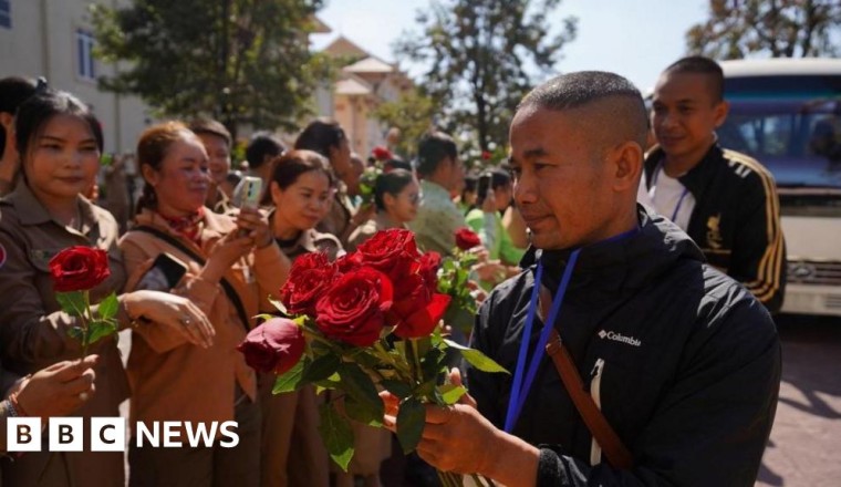 Thailand releases 18 Cambodian soldiers held since July