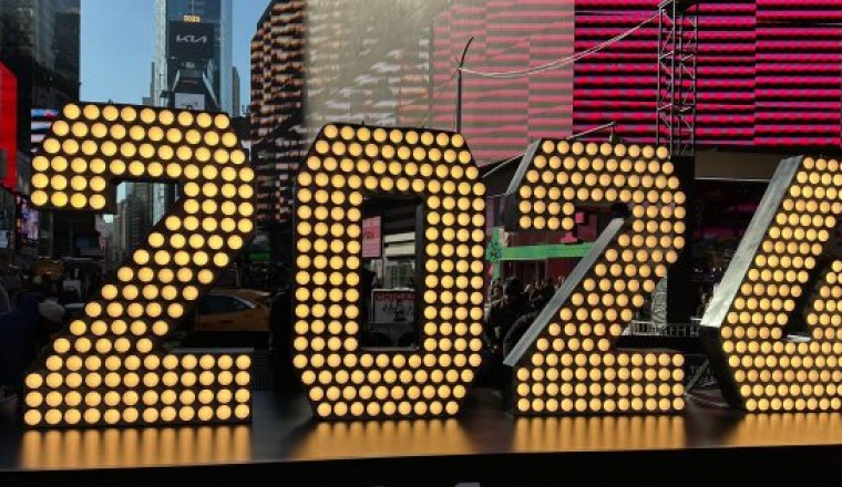 Here’s How the News Networks Will Ring In 2026