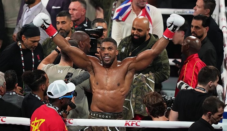 British boxer Anthony Joshua staying in Nigeria to recuperate after car crash, promoter says
