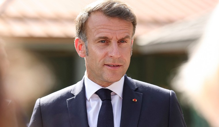 France reportedly planning to ban children under 15 from social media starting 2026