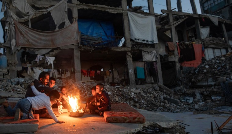 Israeli forces kill Palestinian child as Gaza humanitarian crisis deepens