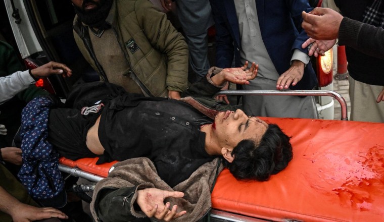 At least 30 killed in suicide bombing attack on Pakistan mosque