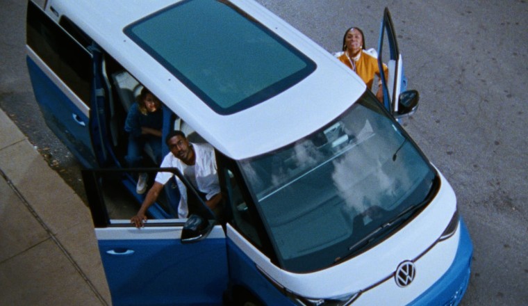 Automakers largely sit out 2026 Super Bowl advertising amid industry uncertainty