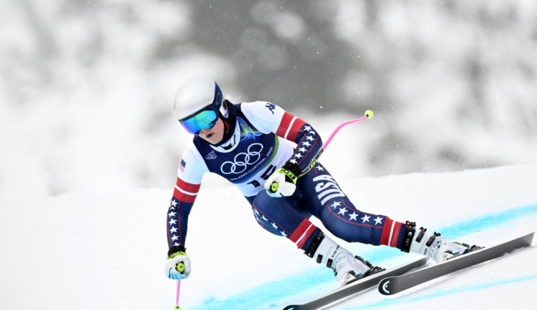 Injured Lindsey Vonn completes final training run ahead of Olympic race