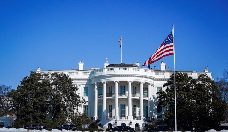 News Wrap: Trump's racist social media post about the Obamas draws backlash
