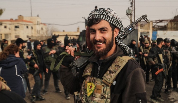 US transfers ISIL detainees to Iraq as northeast Syria base draws down