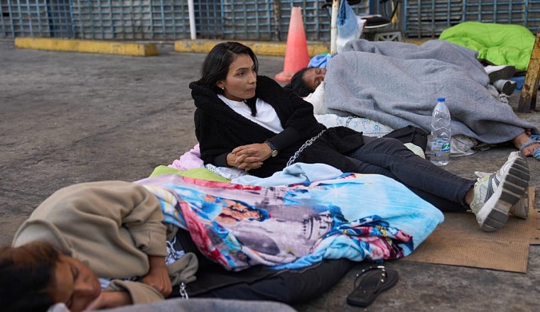 Hunger strike of relatives for the quick release of Venezuelan dissidents