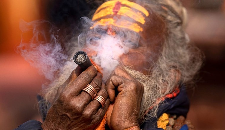 Nepal: Watch cannabis rituals unfold during Shivaratri in Kathmandu