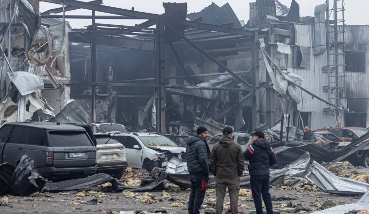 Ukraine-Russia war latest: Moscow and Kyiv trade deadly strikes ahead of US-backed peace talks