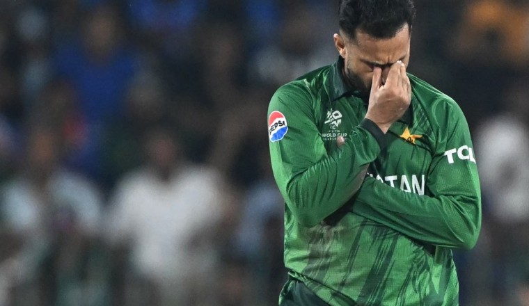 Which teams can qualify for the T20 World Cup Super Eights, and how?