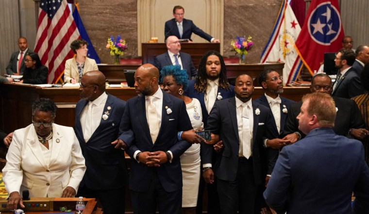 WATCH: Tennessee Democrats lock arms in protest as GOP lawmakers approve new congressional map