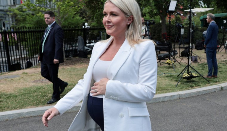 White House press secretary welcomes baby girl