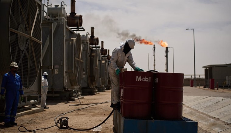 Iraq announces huge oil find near Saudi border as Hormuz crisis bites