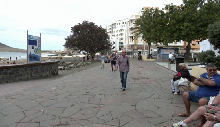 Tenerife resort town awaits hantavirus-hit cruise ship