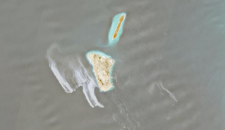 Second suspected oil slick near Iran raises fears of major disaster in vital global oil corridor