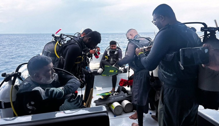 Divers will try to recover 2 of the dead Italians from an Maldives underwater cave