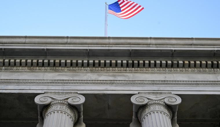 Japan, China lead foreign government retreat from U.S. Treasurys as Gulf War fallout stokes currency fears