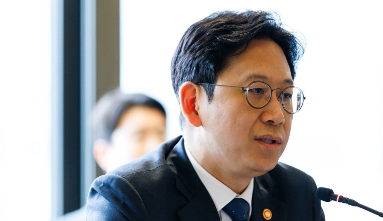 AI wealth must benefit the public, South Korea's deputy PM says amid Samsung labor tensions