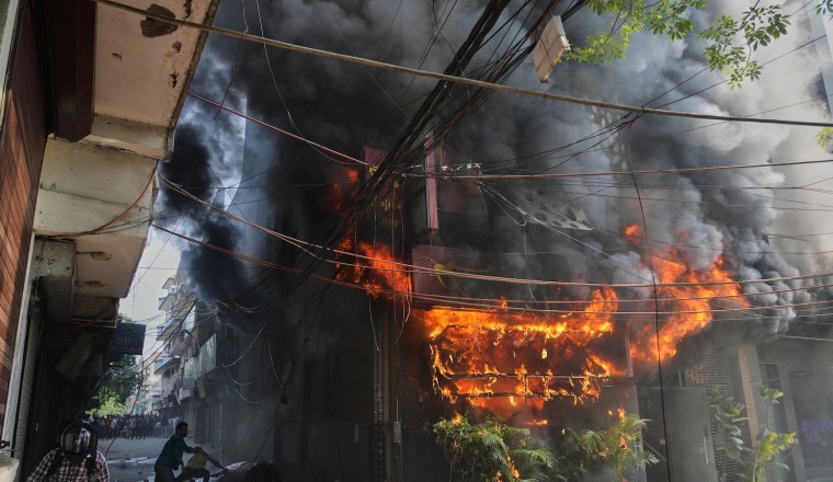 Fire sweeps through New Delhi building, killing at least 18 people