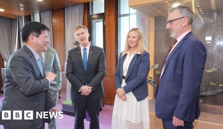 China bans four New Zealand MPs over Taiwan visit
