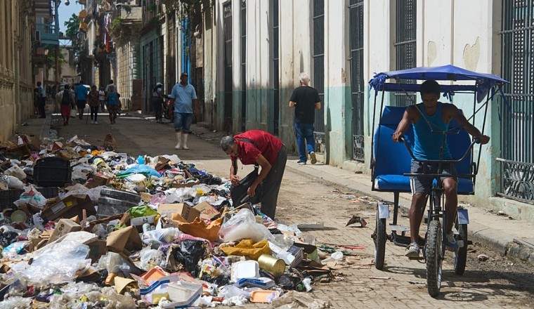 Cuba’s fuel crisis leaves Havana’s streets overflowing with rubbish