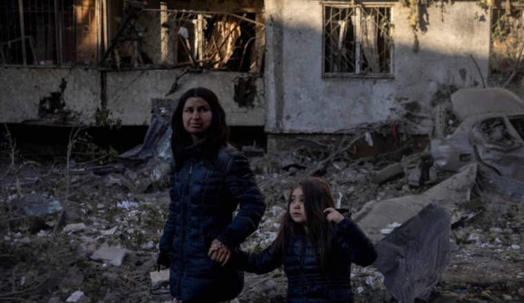 News Wrap: Ukraine strikes oil depot deep inside Russia